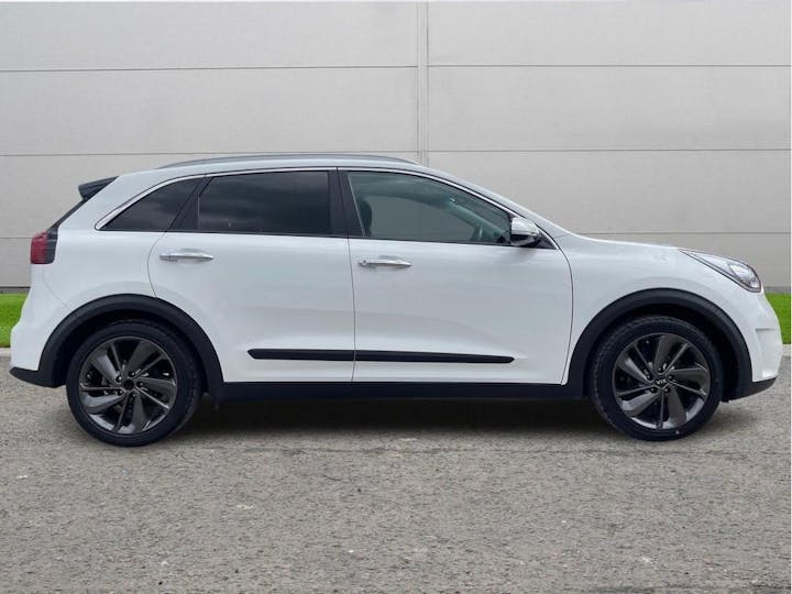 White Kia Niro 1.6h Gdi 3 Dct Euro 6 (s/s) 5dr ( 16in Alloy) 2018