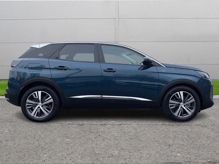 Blue Peugeot 3008 1.6 13.2kwh Allure E-eat Euro 6 (s/s) 5dr 2022