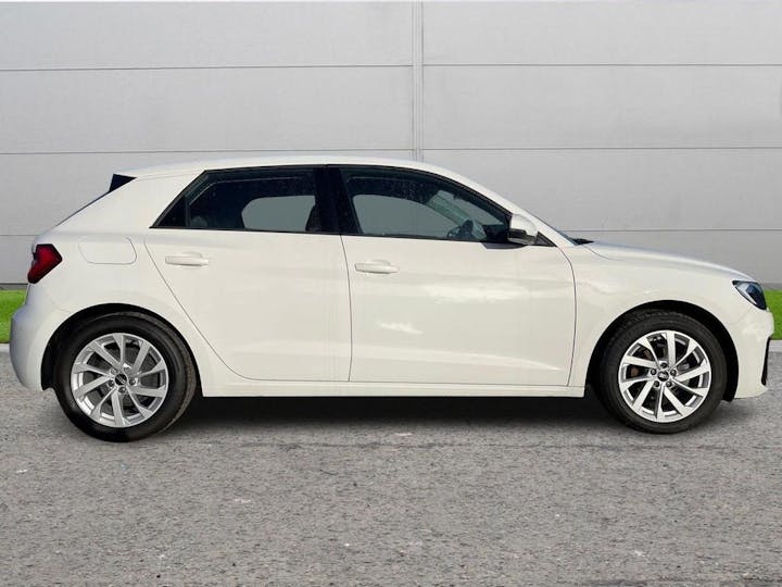 White Audi A1 1.0 TFSI 25 Sport Sportback Euro 6 (s/s) 5dr 2021