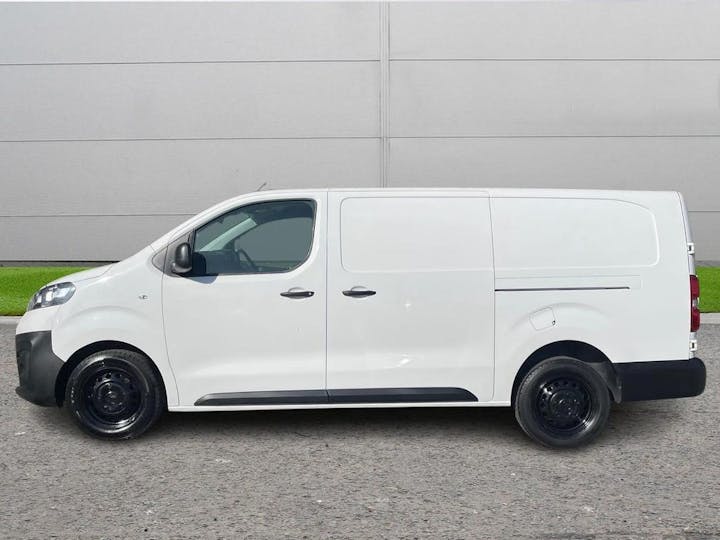 White Vauxhall Vivaro 1.5 Turbo D 2900 Dynamic L2 H1 Euro 6 (s/s) 6dr 2022