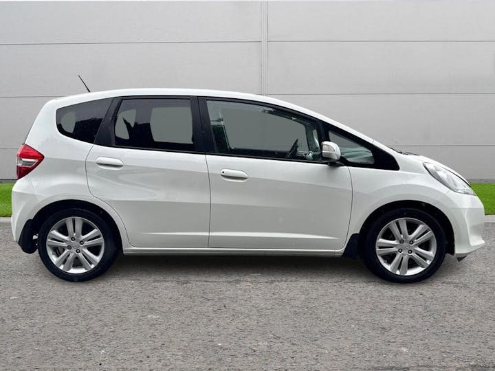 White Honda Jazz 1.4 I-vtec Es Plus Euro 5 5dr 2015