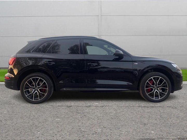 Black Audi Q5 2.0 TDI 40 Edition 1 S Tronic Quattro Euro 6 (s/s) 5dr 2021