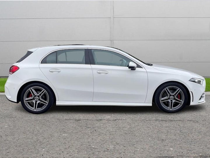 White Mercedes-Benz A Class 1.5 A180d AMG Line (premium Plus) 7g-dct Euro 6 (s/s) 5dr 2019