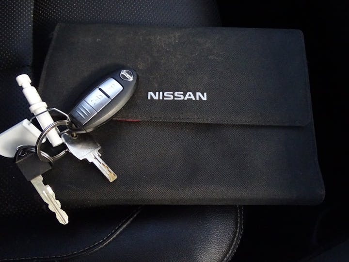Grey Nissan Navara 2.3 DCi Tekna Double Cab Pickup 4dr Diesel Manual 4wd Euro 6 (s/s) (190 Ps) 2018
