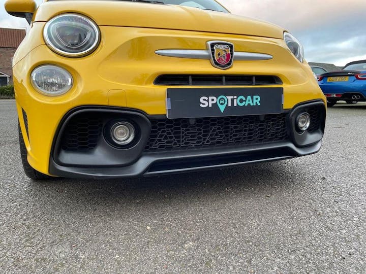 Yellow Abarth 595 1.4 T-jet 70th Euro 6 3dr 2019