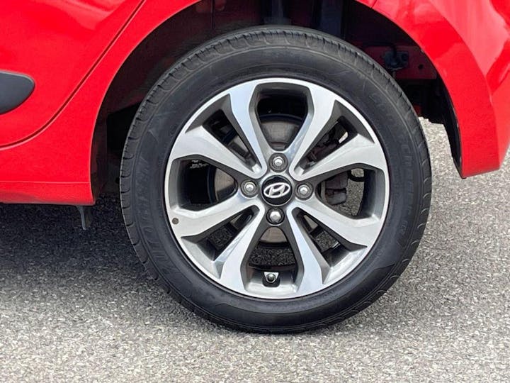 Red Hyundai I10 1.2 Premium SE Auto Euro 6 5dr 2019