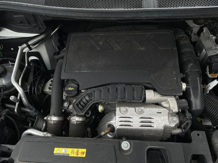 White Vauxhall Grandland X 1.2 Turbo Elite Nav Auto Euro 6 (s/s) 5dr 2021
