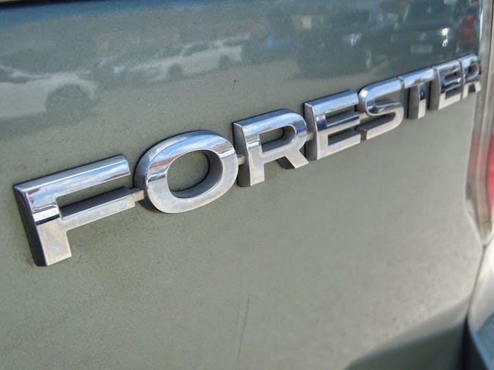 Green Subaru Forester 2.0i Xe Premium 4wd 5dr 2013