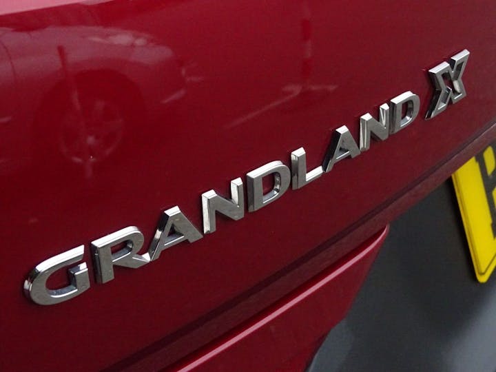 Red Vauxhall Grandland X 1.2 Turbo Sport Nav Euro 6 (s/s) 5dr 2019