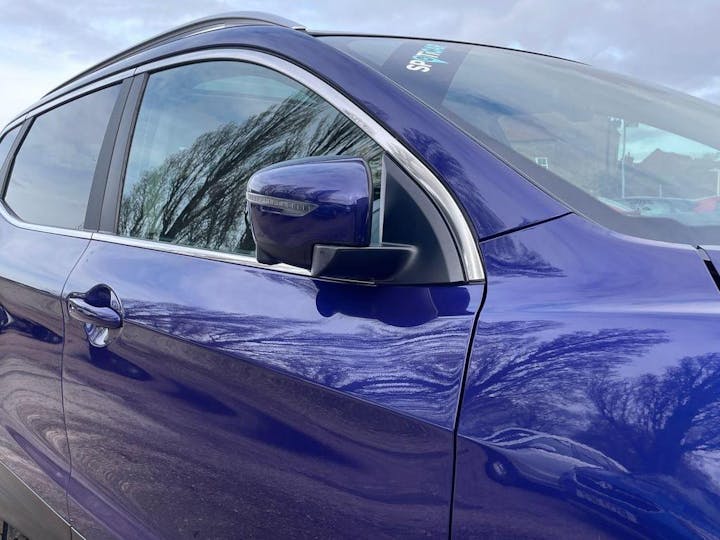 Blue Nissan Qashqai 1.6 DCi N-connecta Xtron 2wd Euro 6 (s/s) 5dr 2017