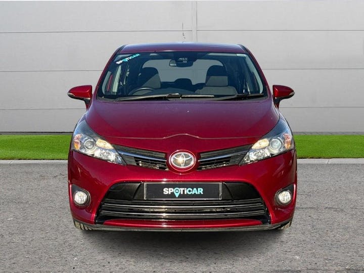 Red Toyota Verso 1.6 V-matic Icon Euro 6 5dr (7 Seat) 2018