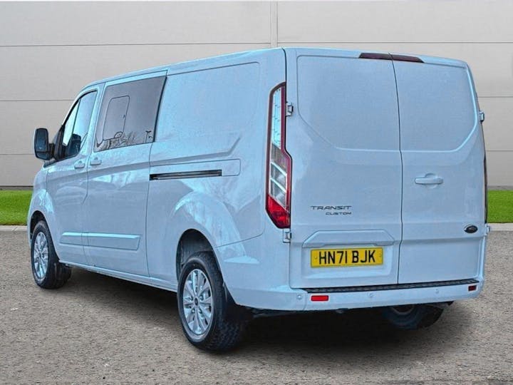 White Ford Transit Custom 2.0 320 Ecoblue Limited Crew Van L2 H1 Euro 6 (s/s) 5dr (6 Seat) 2021