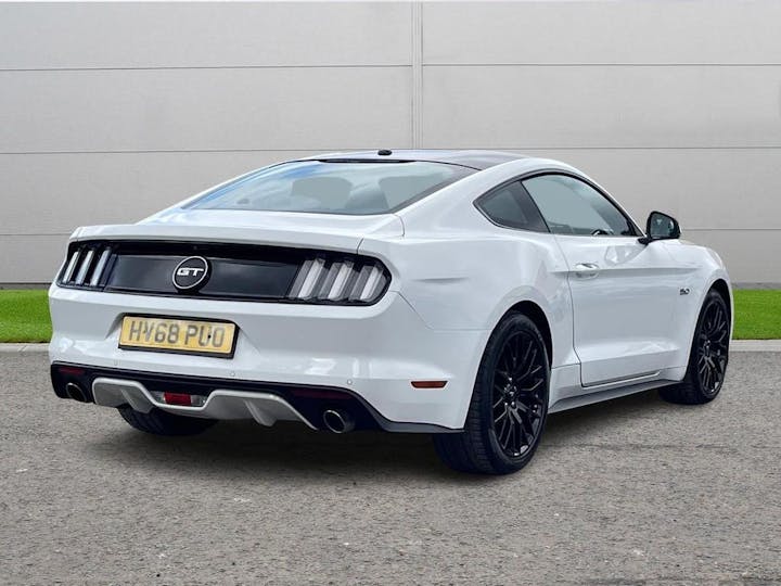 White Ford Mustang 5.0 V8 GT Fastback Euro 6 2dr 2018