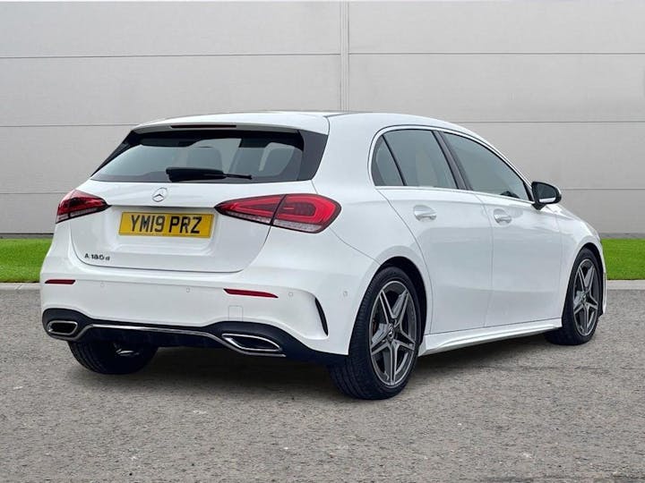 White Mercedes-Benz A Class 1.5 A180d AMG Line (premium Plus) 7g-dct Euro 6 (s/s) 5dr 2019