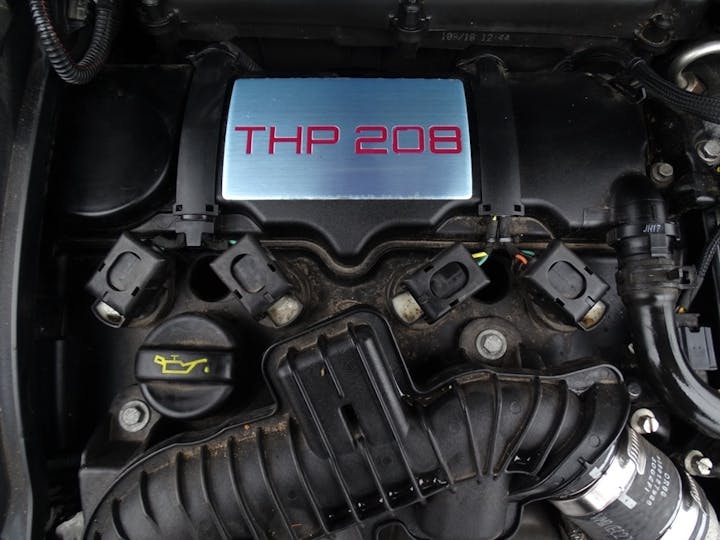 White Peugeot 208 Thp GTi Prestige 2018