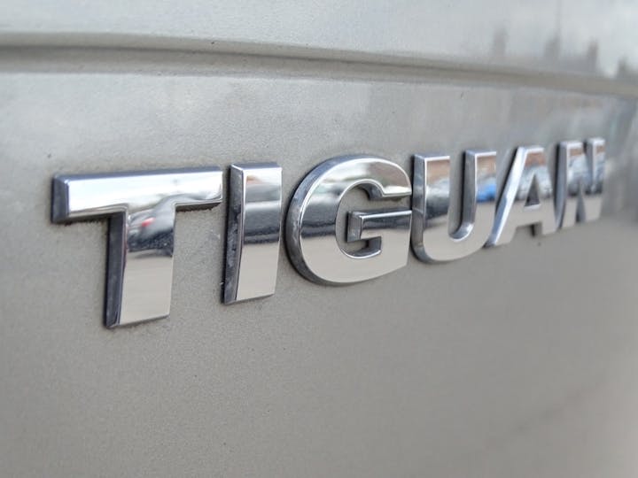 Silver Volkswagen Tiguan 2.0 TDI Bluemotion Tech SE Navigation 4motion Euro 6 (s/s) 5dr 2017