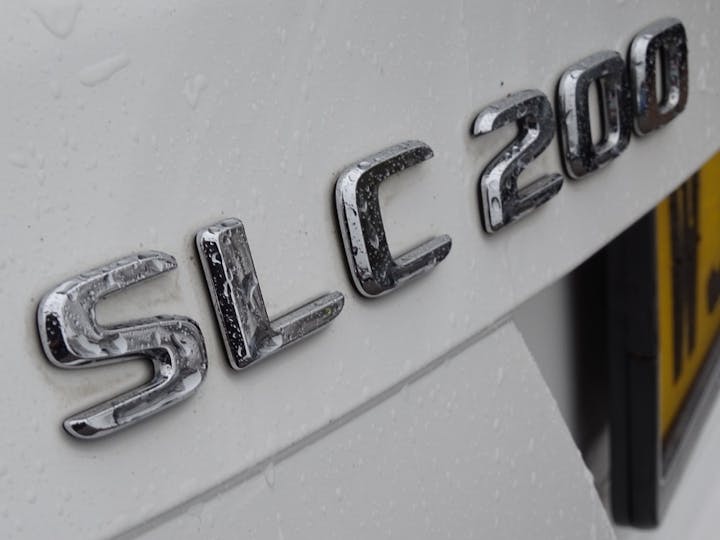 White Mercedes-Benz Slc Slc 200 AMG Line 2016