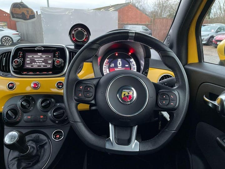 Yellow Abarth 595 1.4 T-jet 70th Euro 6 3dr 2019