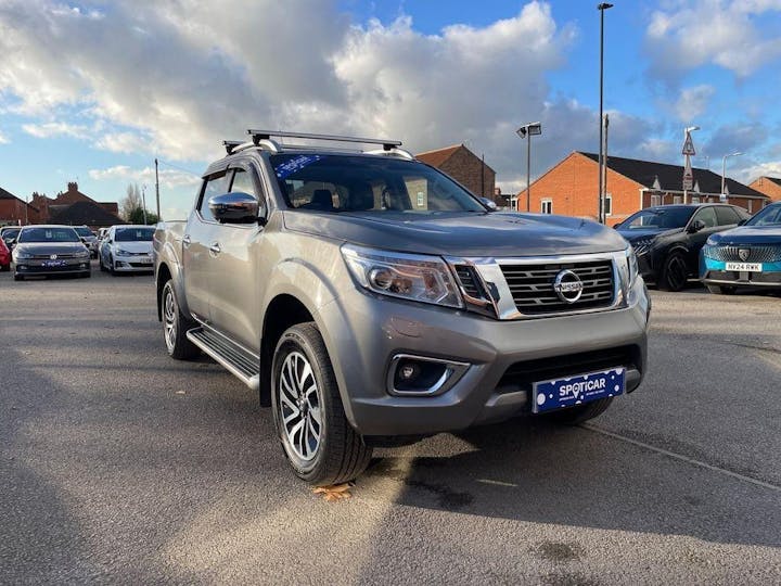 Grey Nissan Navara 2.3 DCi Tekna 4wd Euro 6 (s/s) 4dr 2018