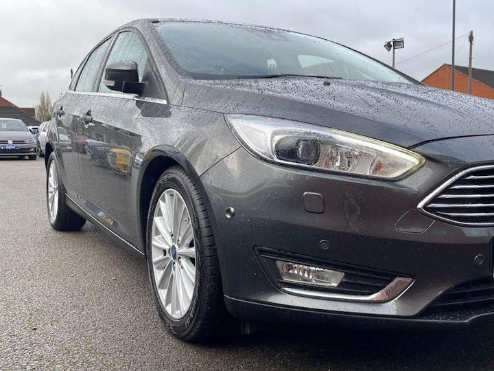 Grey Ford Focus 1.0t Ecoboost Titanium X Euro 6 (s/s) 5dr 2018