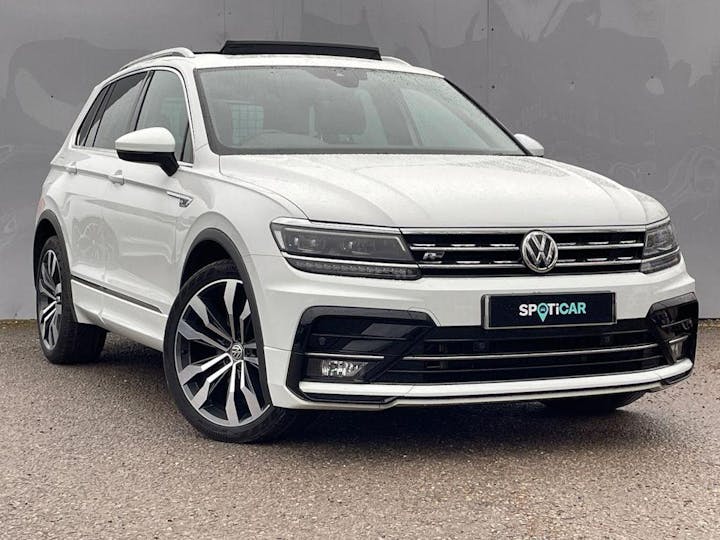 White Volkswagen Tiguan 2.0 TDI R-line DSG Euro 6 (s/s) 5dr 2018