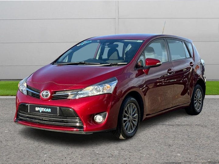 Red Toyota Verso 1.6 V-matic Icon Euro 6 5dr (7 Seat) 2018