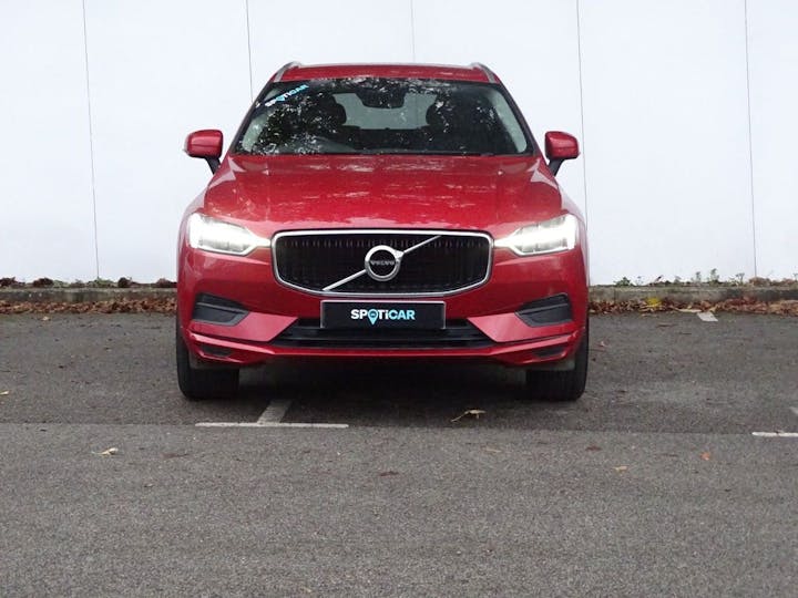 Red Volvo Xc60 D4 Momentum Awd 2019