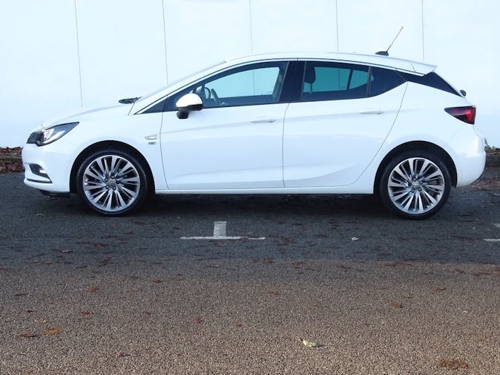 White Vauxhall Astra Griffin S/S 2019