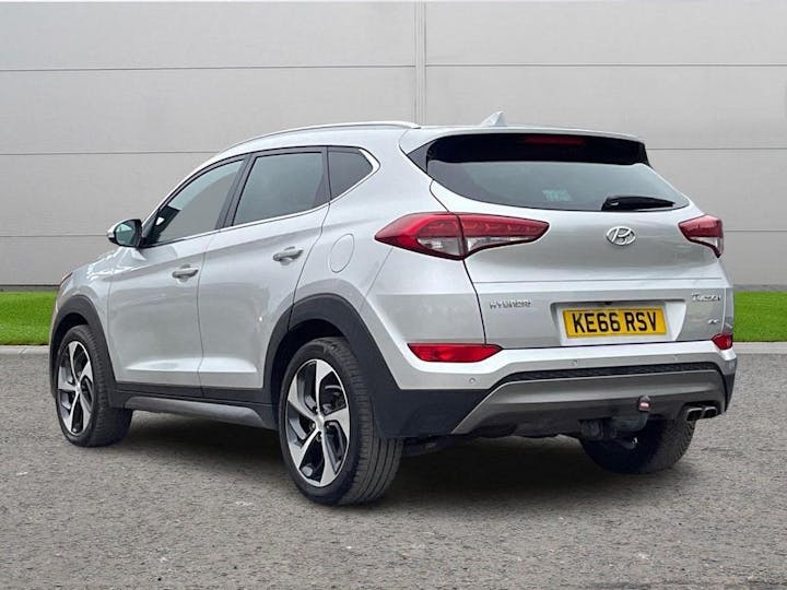 Silver Hyundai Tucson 2.0 CRDi Premium Auto 4wd Euro 6 5dr 2017