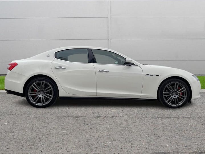 White Maserati Ghibli 3.0d V6 Zf Euro 5 (s/s) 4dr 2017