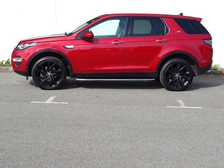 Red Land Rover Discovery Sport Td4 Hse Luxury 2016