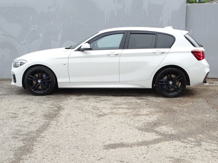 White BMW 1 Series 1.5 116d M Sport Shadow Edition Euro 6 (s/s) 5dr 2019