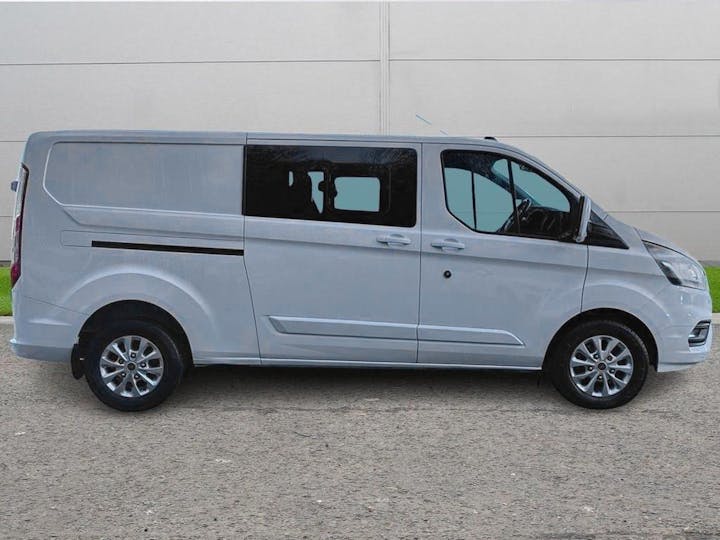 White Ford Transit Custom 2.0 320 Ecoblue Limited Crew Van L2 H1 Euro 6 (s/s) 5dr (6 Seat) 2021