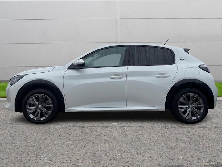 White Peugeot E 208 50kwh Allure Premium Auto 5dr 2021