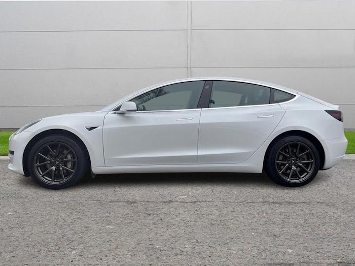 White Tesla Model 3 Standard Range Plus Auto Rwd 4dr 2021