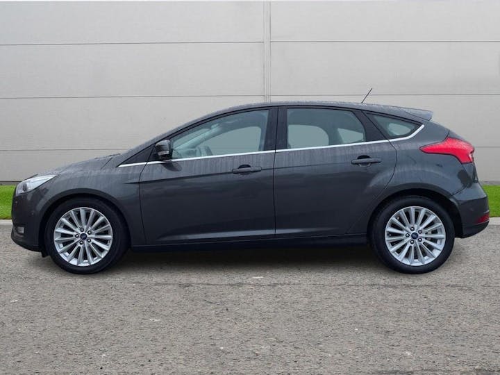 Grey Ford Focus 1.0t Ecoboost Titanium X Euro 6 (s/s) 5dr 2018