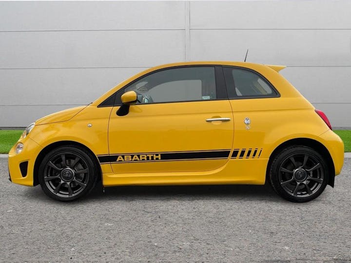 Yellow Abarth 595 1.4 T-jet 70th Euro 6 3dr 2019