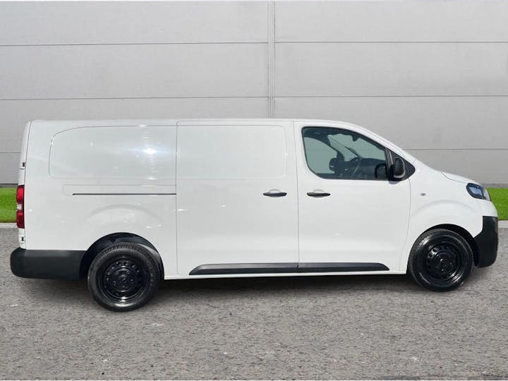 White Vauxhall Vivaro 1.5 Turbo D 2900 Dynamic L2 H1 Euro 6 (s/s) 6dr 2022