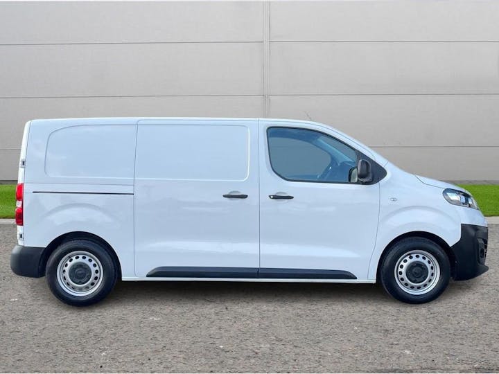 White Vauxhall Vivaro 1.5 Turbo D 2700 Edition L1 H1 Euro 6 (s/s) 5dr 2021