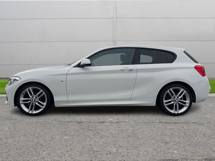 White BMW 1 Series 1.6 118i M Sport Auto Euro 6 (s/s) 3dr 2015