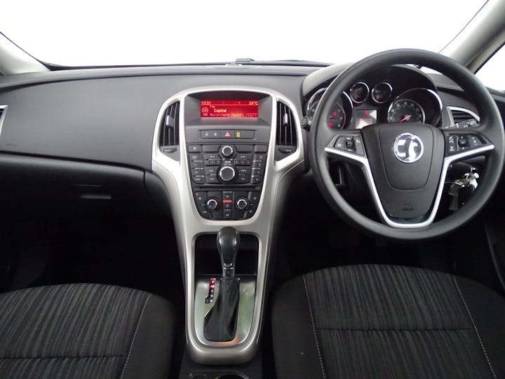 Grey Vauxhall Astra 1.6 16V Exclusiv Auto Euro 5 5dr 2011