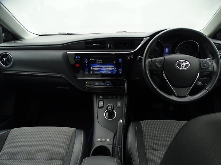 Red Toyota Auris VVT-i Excel Touring Sports Tss 2017